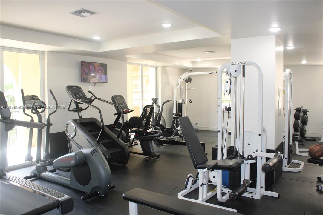 Activo con contrato: $349,000 (2 camas, 2 baños, 1153 Pies cuadrados)