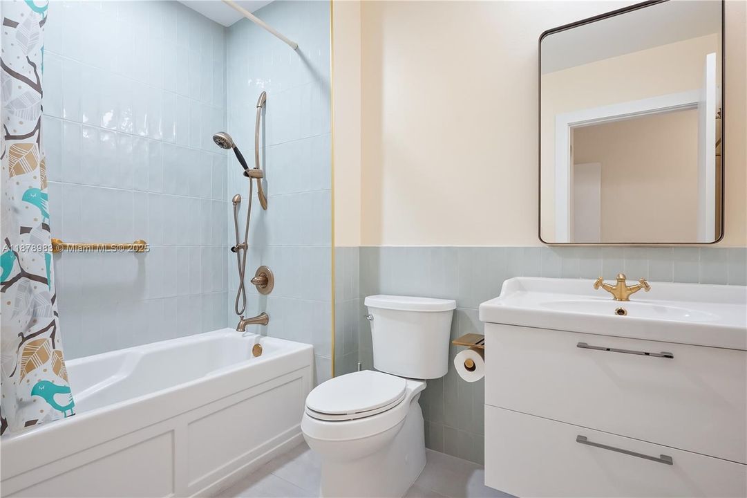 Activo con contrato: $349,000 (2 camas, 2 baños, 1153 Pies cuadrados)