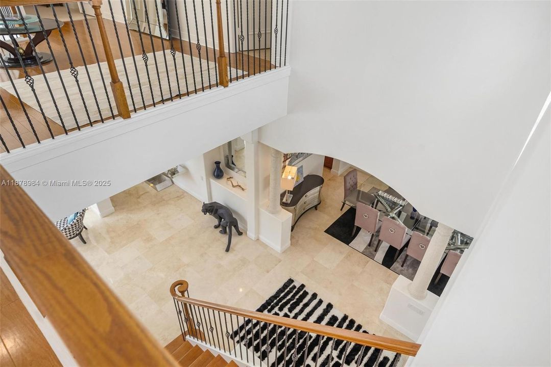 Vendido Recientemente: $3,999,000 (6 camas, 5 baños, 4946 Pies cuadrados)