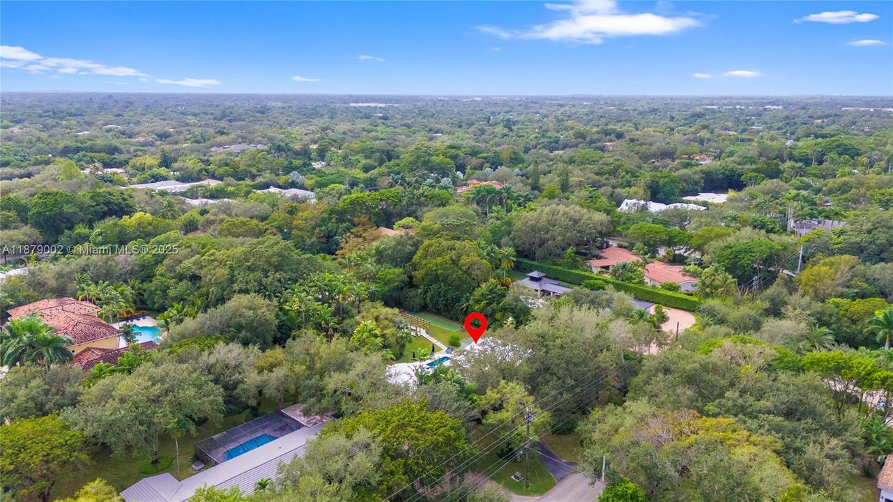 合同活跃: $3,650,000 (4 贝兹, 3 浴室, 3096 平方英尺)