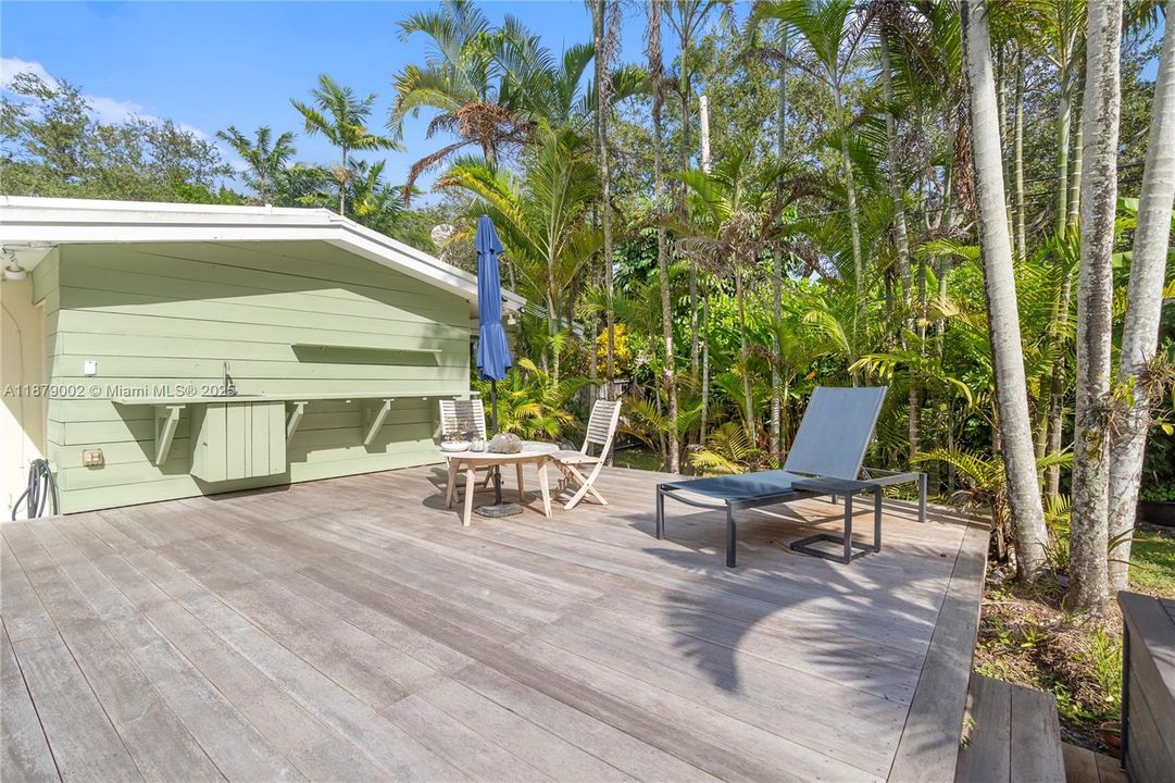 合同活跃: $3,650,000 (4 贝兹, 3 浴室, 3096 平方英尺)