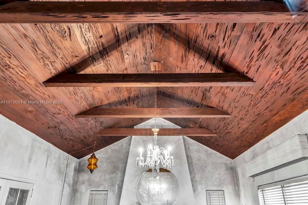 Activo con contrato: $1,600,000 (3 camas, 3 baños, 1723 Pies cuadrados)