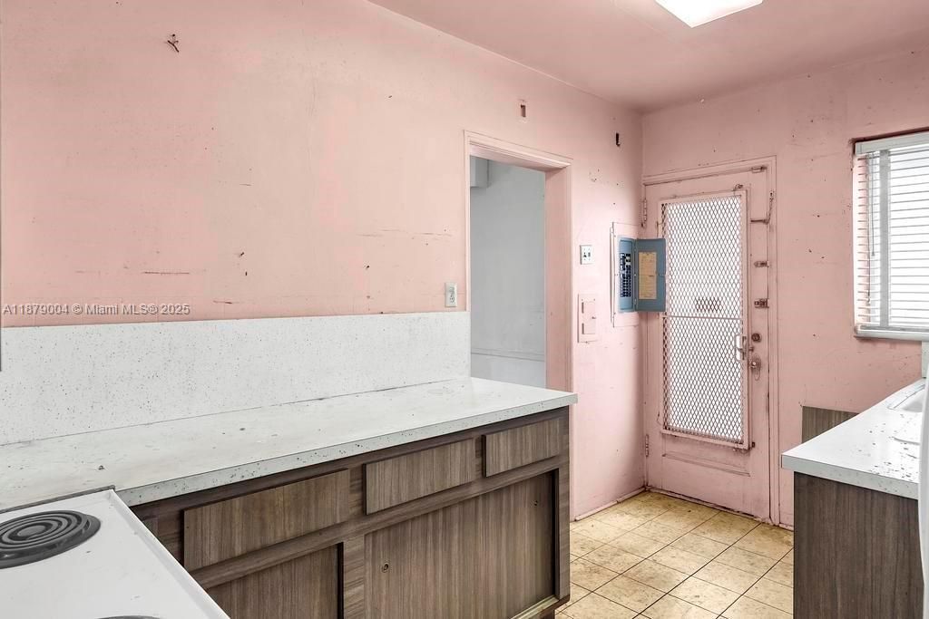 Activo con contrato: $1,600,000 (3 camas, 3 baños, 1723 Pies cuadrados)