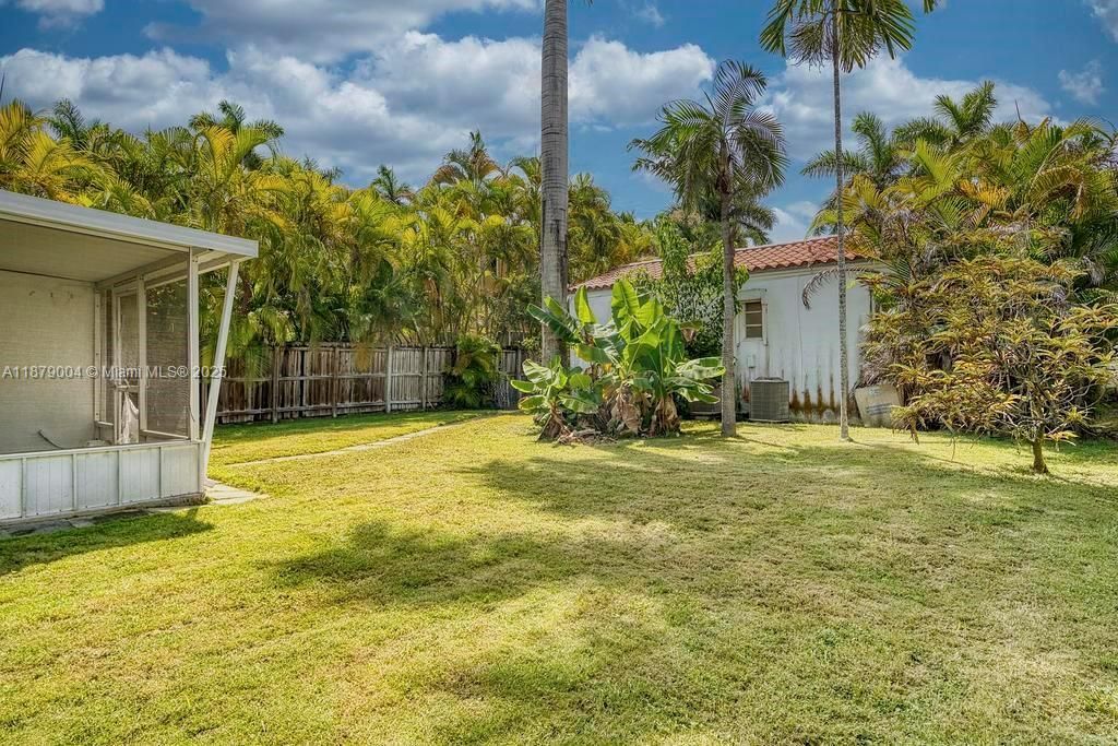 Activo con contrato: $1,600,000 (3 camas, 3 baños, 1723 Pies cuadrados)