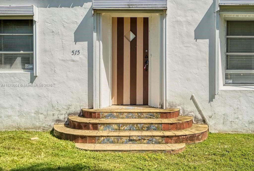 Activo con contrato: $1,600,000 (3 camas, 3 baños, 1723 Pies cuadrados)