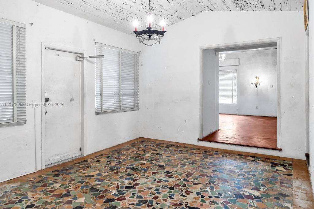 Activo con contrato: $1,600,000 (3 camas, 3 baños, 1723 Pies cuadrados)