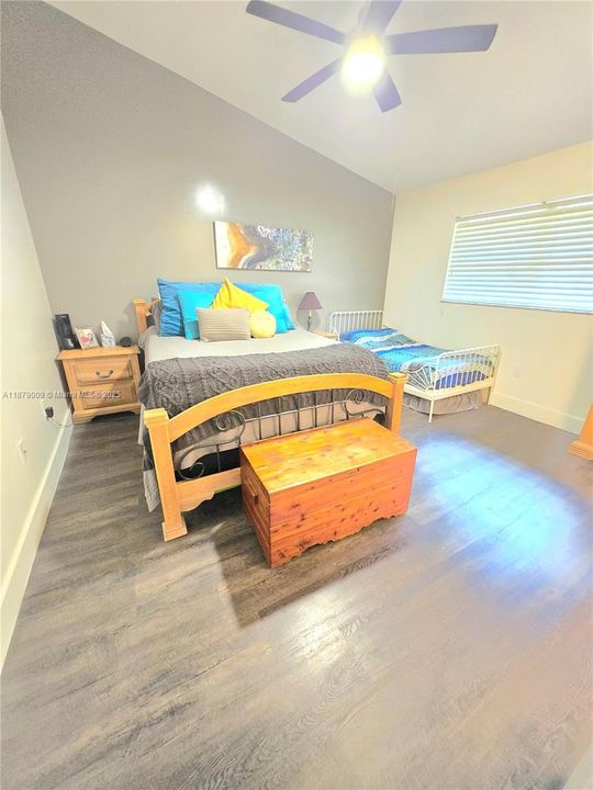 Recently Sold: $475,000 (3 beds, 2 baths, 1445 Square Feet)