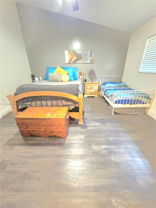 Recently Sold: $475,000 (3 beds, 2 baths, 1445 Square Feet)