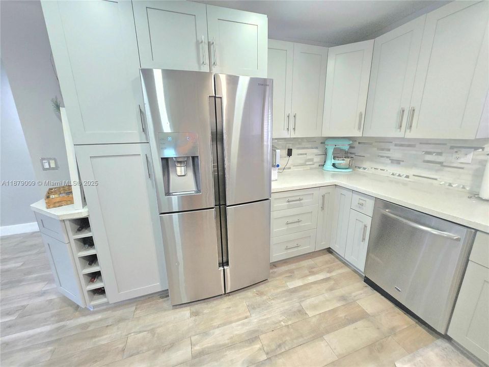 Recently Sold: $475,000 (3 beds, 2 baths, 1445 Square Feet)