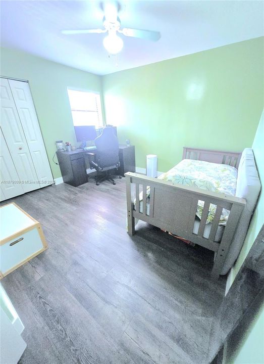 Recently Sold: $475,000 (3 beds, 2 baths, 1445 Square Feet)