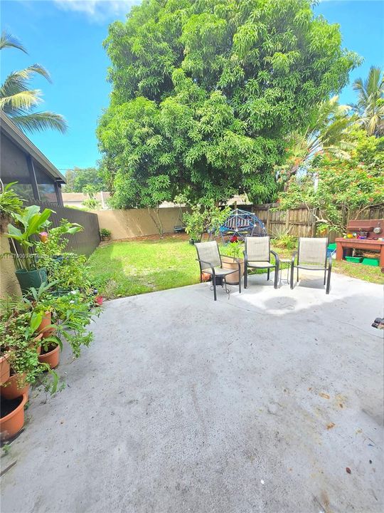 Recently Sold: $475,000 (3 beds, 2 baths, 1445 Square Feet)