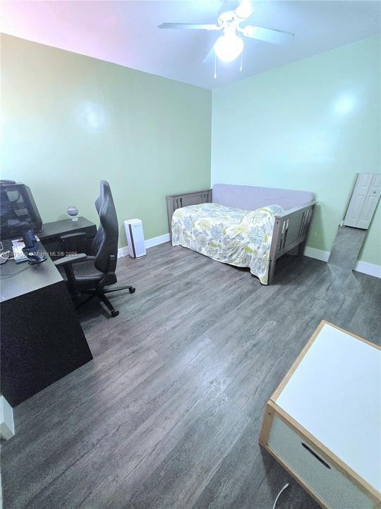 Recently Sold: $475,000 (3 beds, 2 baths, 1445 Square Feet)