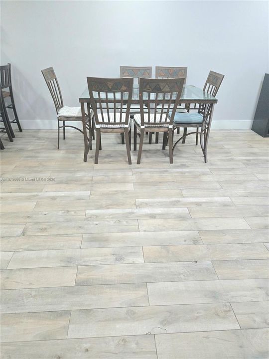 Recently Sold: $475,000 (3 beds, 2 baths, 1445 Square Feet)