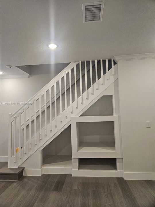 合同活跃: $2,850 (2 贝兹, 2 浴室, 1131 平方英尺)