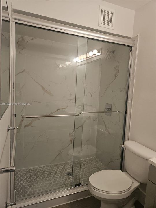 合同活跃: $2,850 (2 贝兹, 2 浴室, 1131 平方英尺)