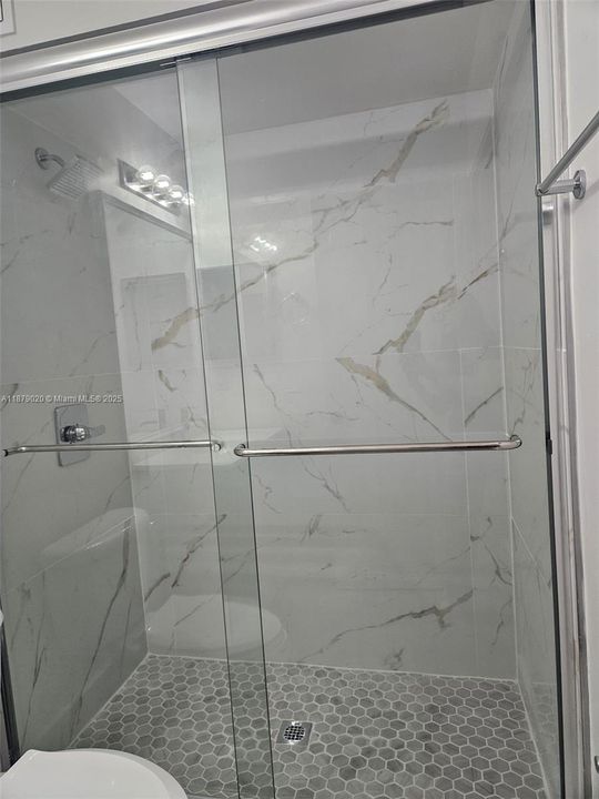 合同活跃: $2,850 (2 贝兹, 2 浴室, 1131 平方英尺)