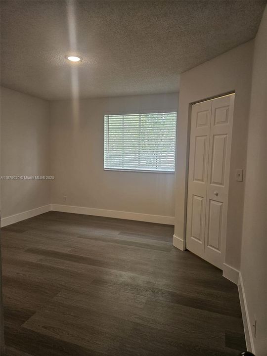 合同活跃: $2,850 (2 贝兹, 2 浴室, 1131 平方英尺)