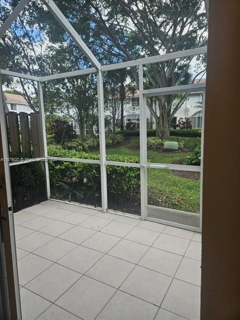 合同活跃: $2,850 (2 贝兹, 2 浴室, 1131 平方英尺)