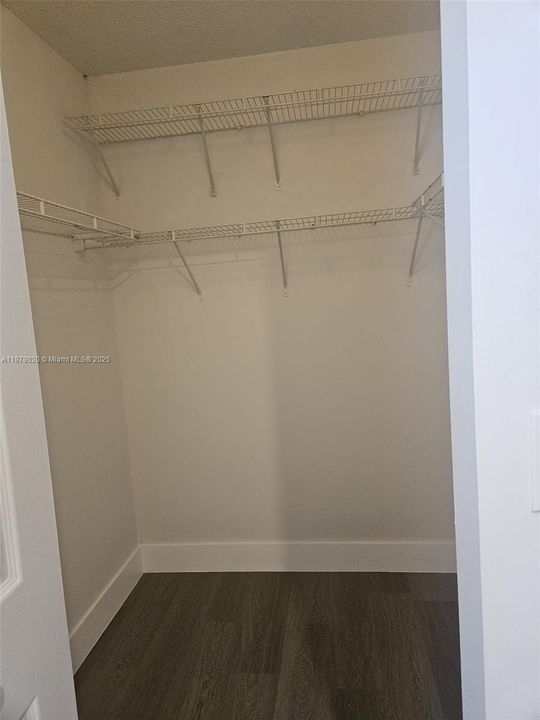 合同活跃: $2,850 (2 贝兹, 2 浴室, 1131 平方英尺)