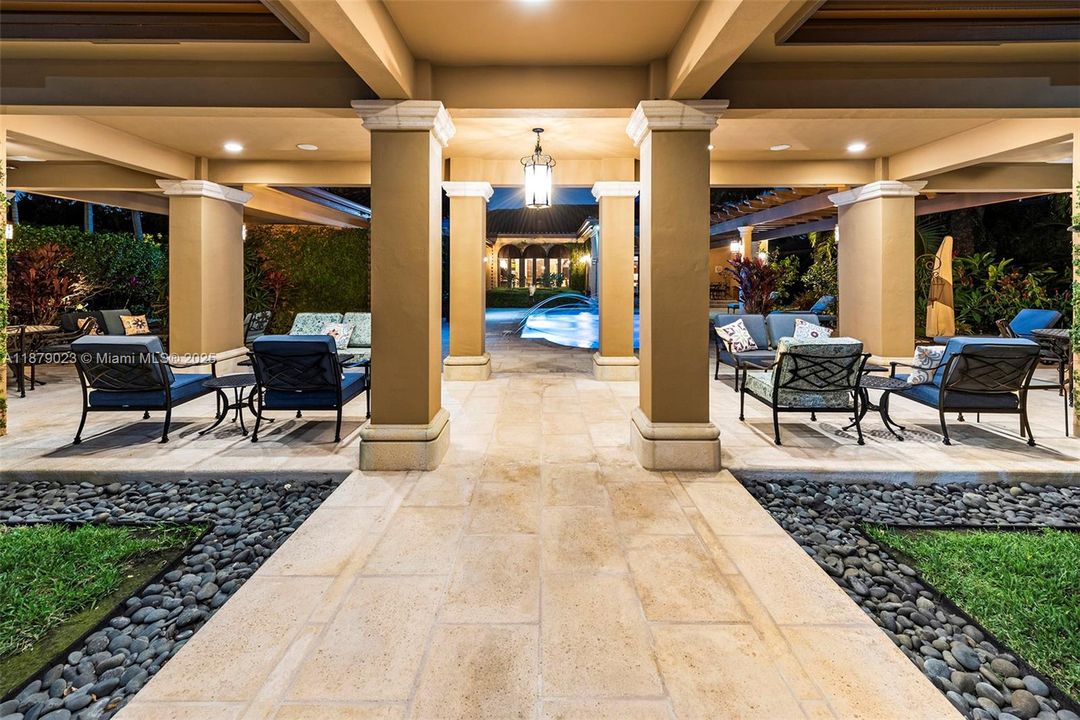 Active With Contract: $3,250,000 (4 beds, 4 baths, 4612 Square Feet)