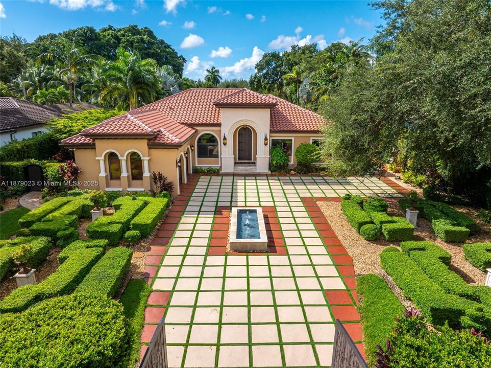 Active With Contract: $3,250,000 (4 beds, 4 baths, 4612 Square Feet)