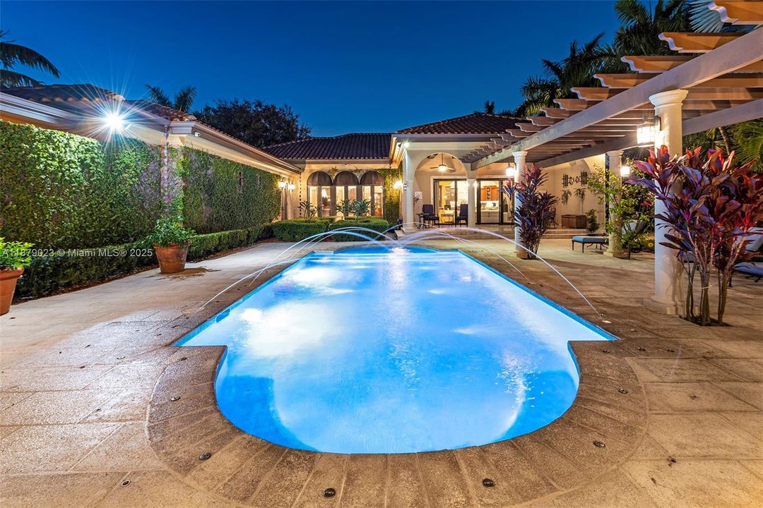 Active With Contract: $3,250,000 (4 beds, 4 baths, 4612 Square Feet)