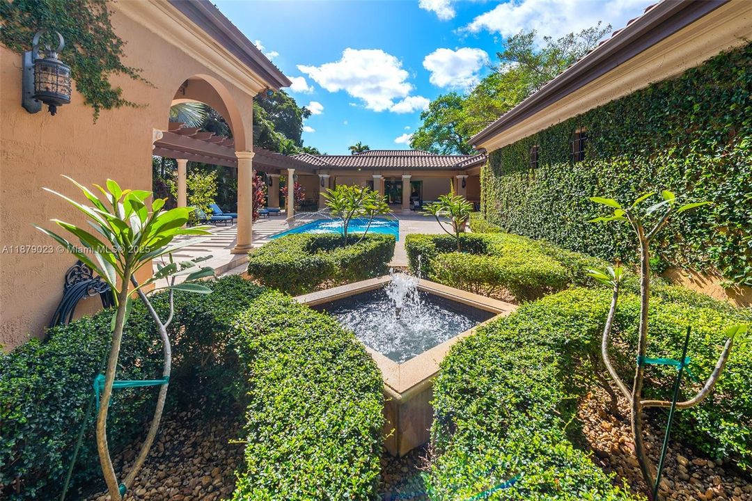 Active With Contract: $3,250,000 (4 beds, 4 baths, 4612 Square Feet)