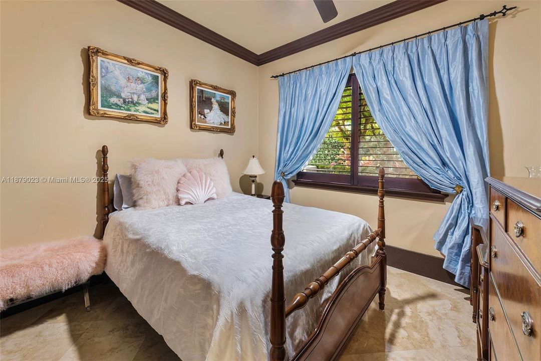 Active With Contract: $3,250,000 (4 beds, 4 baths, 4612 Square Feet)