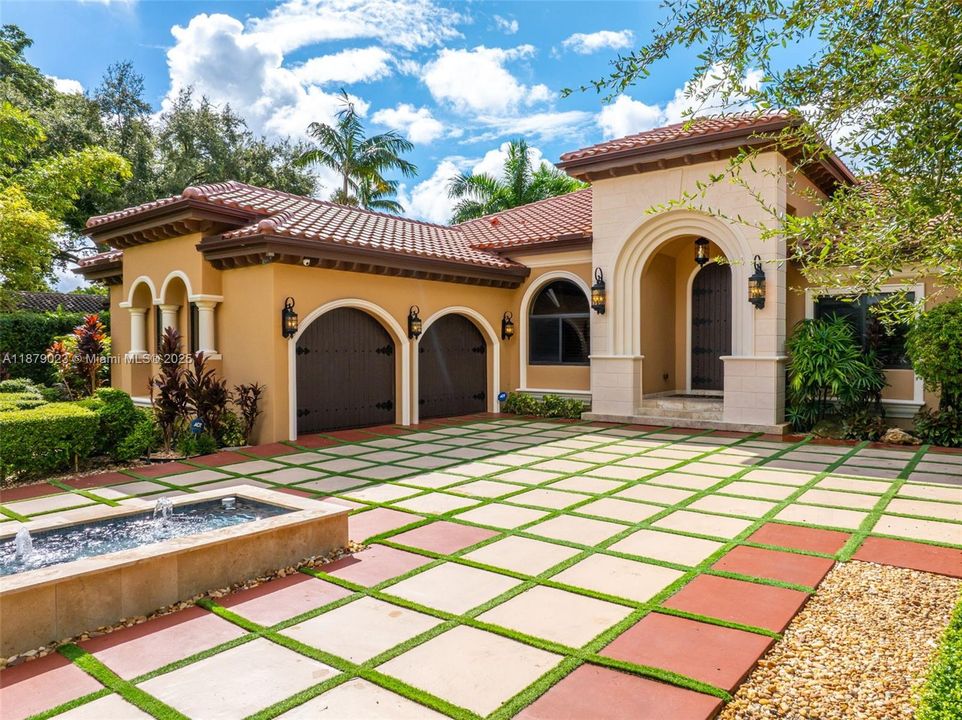 Active With Contract: $3,250,000 (4 beds, 4 baths, 4612 Square Feet)