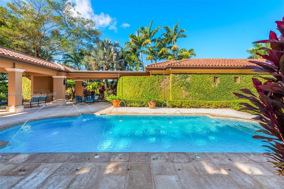 Active With Contract: $3,250,000 (4 beds, 4 baths, 4612 Square Feet)