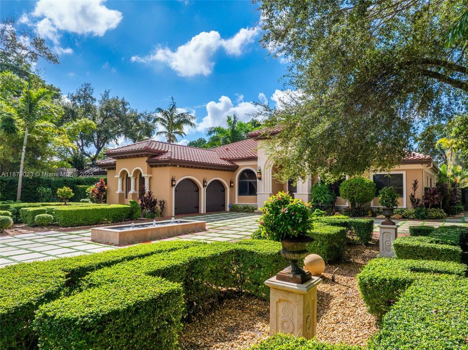 Active With Contract: $3,250,000 (4 beds, 4 baths, 4612 Square Feet)