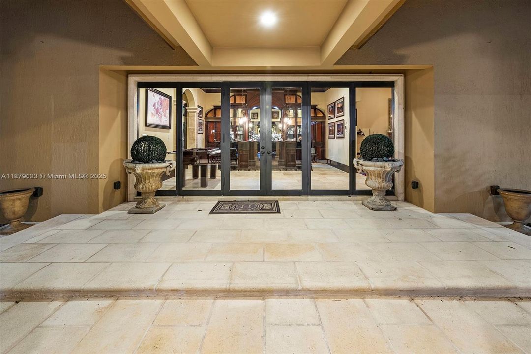 Active With Contract: $3,250,000 (4 beds, 4 baths, 4612 Square Feet)