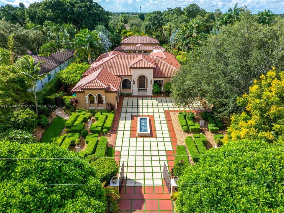 Active With Contract: $3,250,000 (4 beds, 4 baths, 4612 Square Feet)