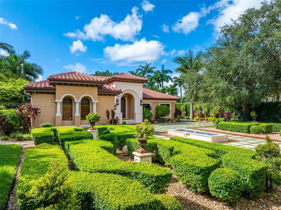 Active With Contract: $3,250,000 (4 beds, 4 baths, 4612 Square Feet)