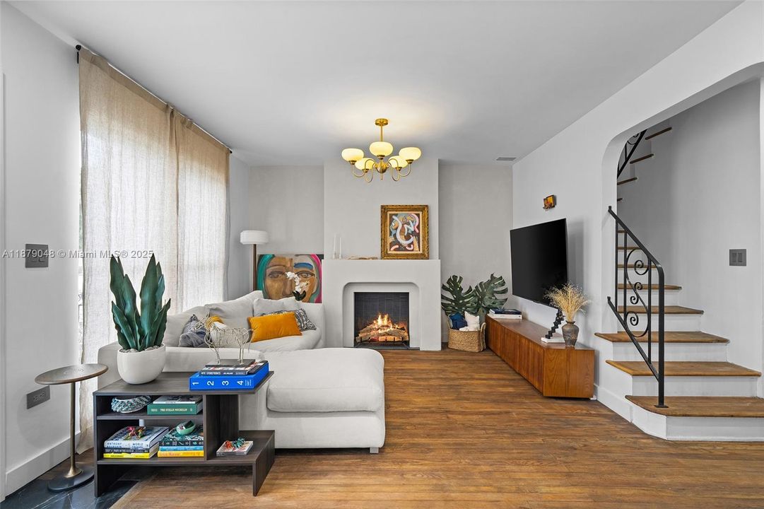 Active With Contract: $5,200 (2 beds, 1 baths, 1080 Square Feet)