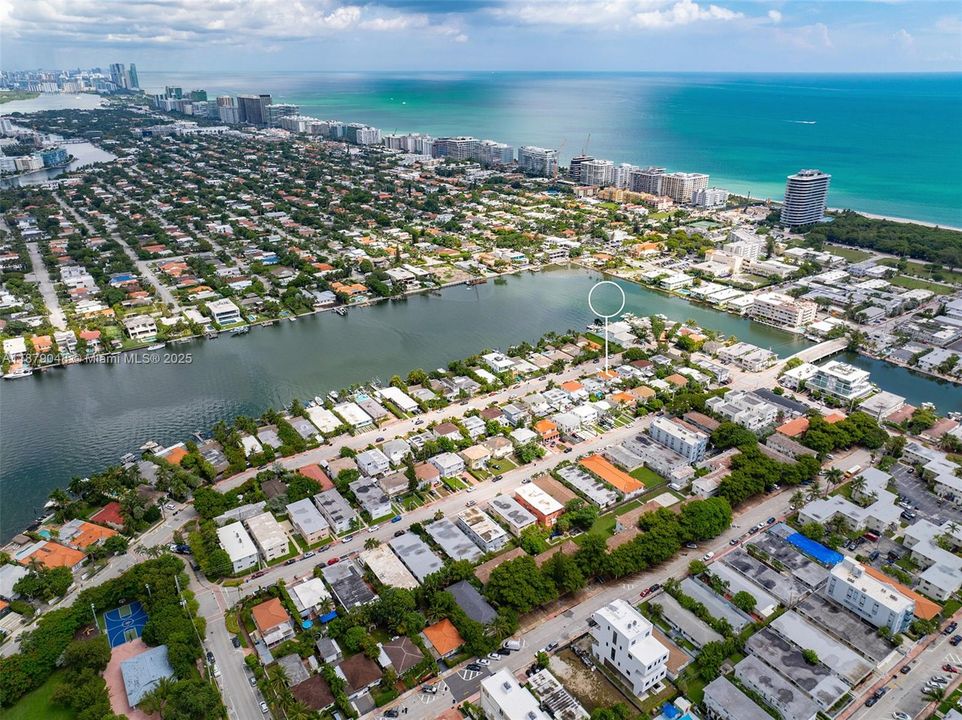 Active With Contract: $5,200 (2 beds, 1 baths, 1080 Square Feet)