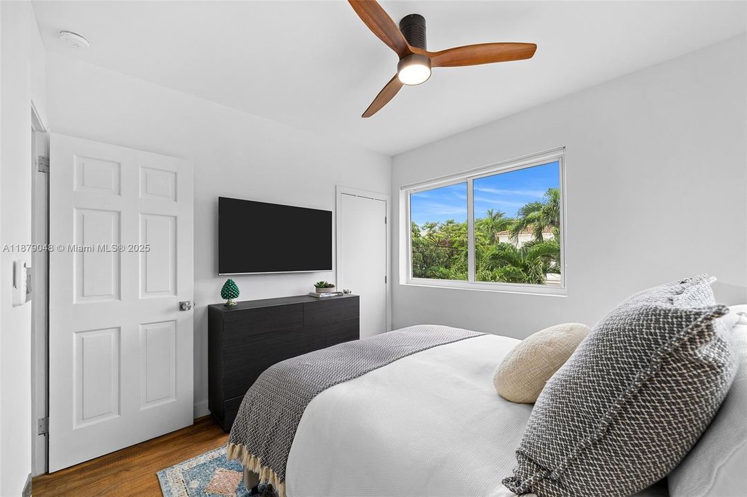 Active With Contract: $5,200 (2 beds, 1 baths, 1080 Square Feet)