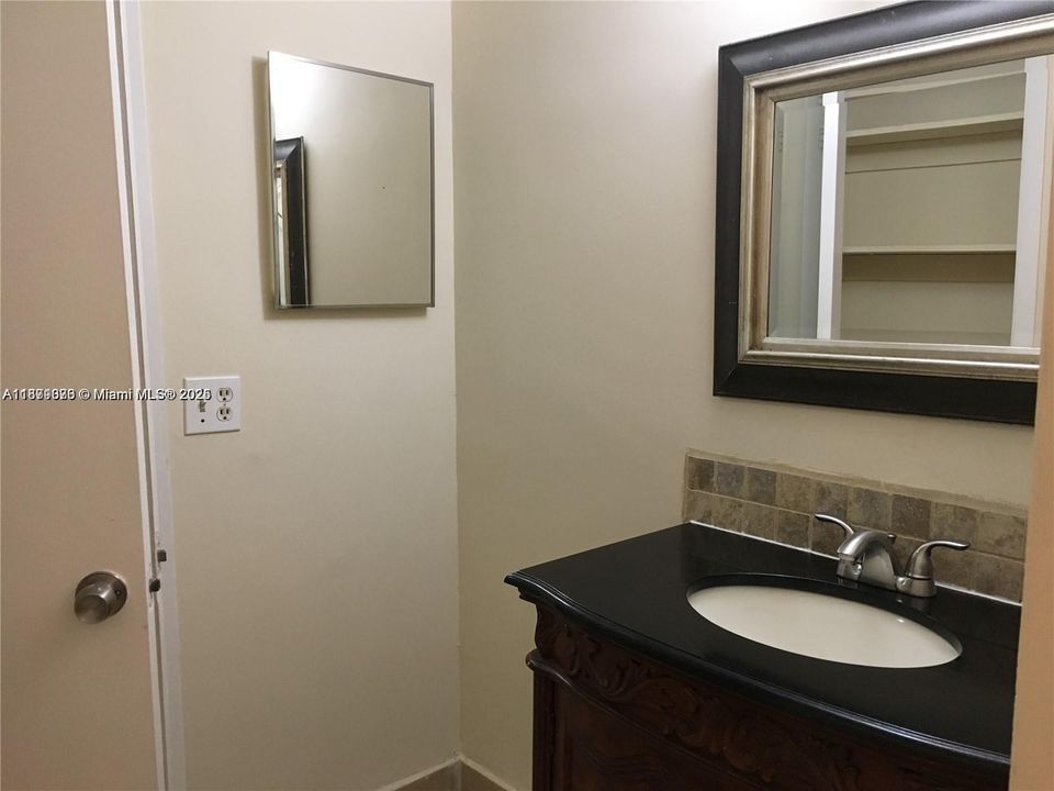 最近租的: $1,799 (1 贝兹, 1 浴室, 654 平方英尺)