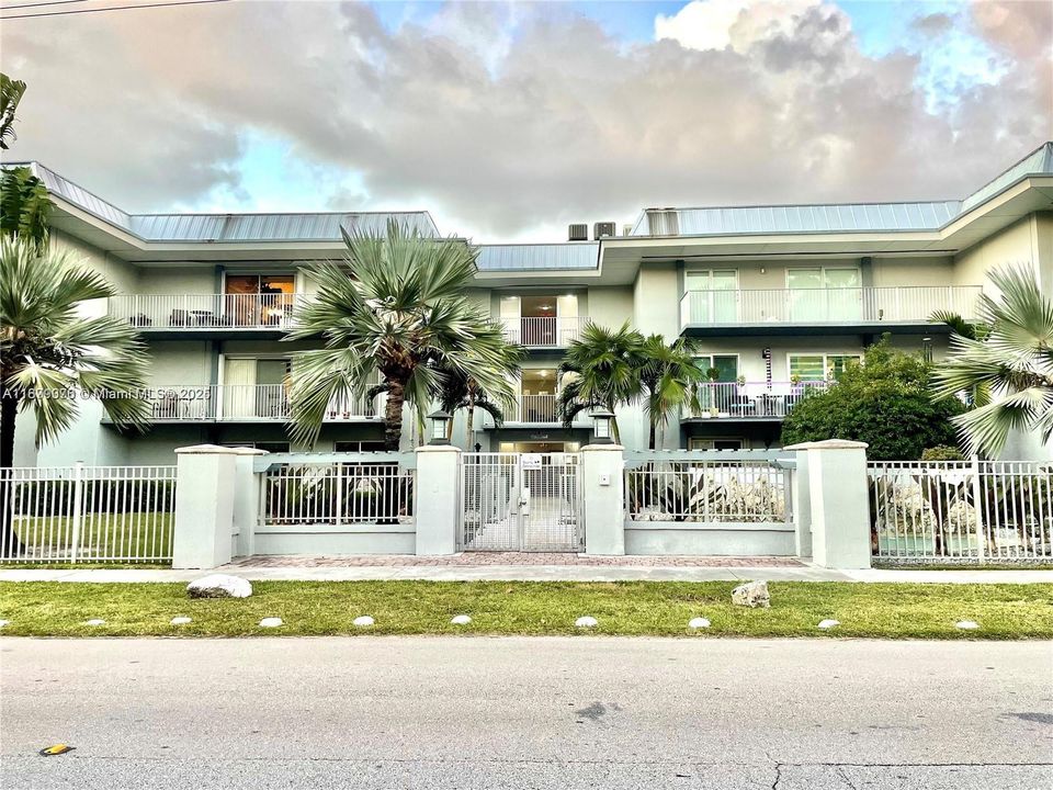 最近租的: $1,799 (1 贝兹, 1 浴室, 654 平方英尺)