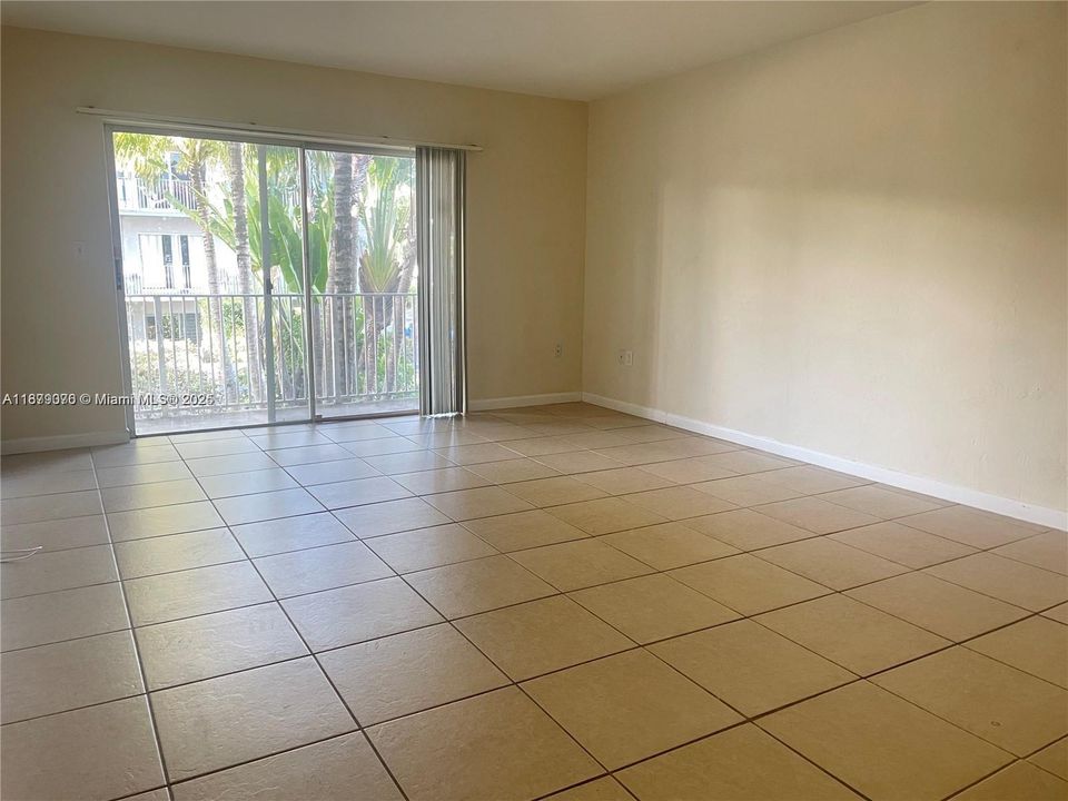 最近租的: $1,799 (1 贝兹, 1 浴室, 654 平方英尺)