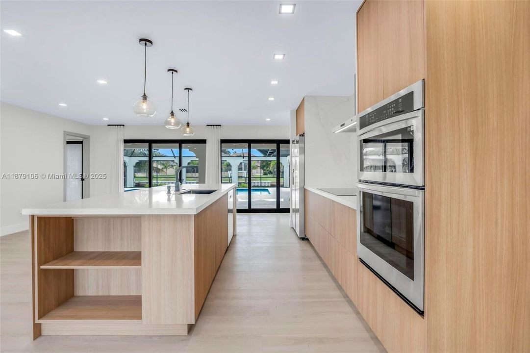 For Sale: $1,195,000 (4 beds, 3 baths, 2540 Square Feet)