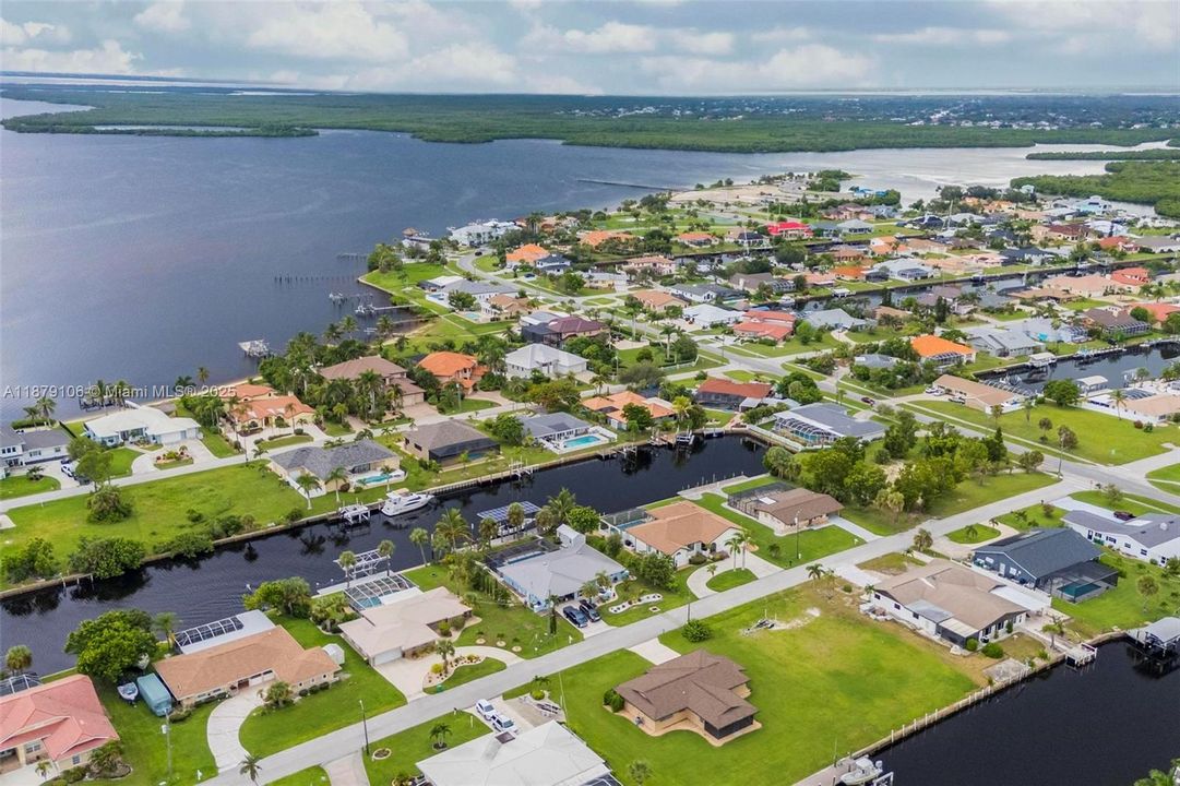 For Sale: $1,195,000 (4 beds, 3 baths, 2540 Square Feet)