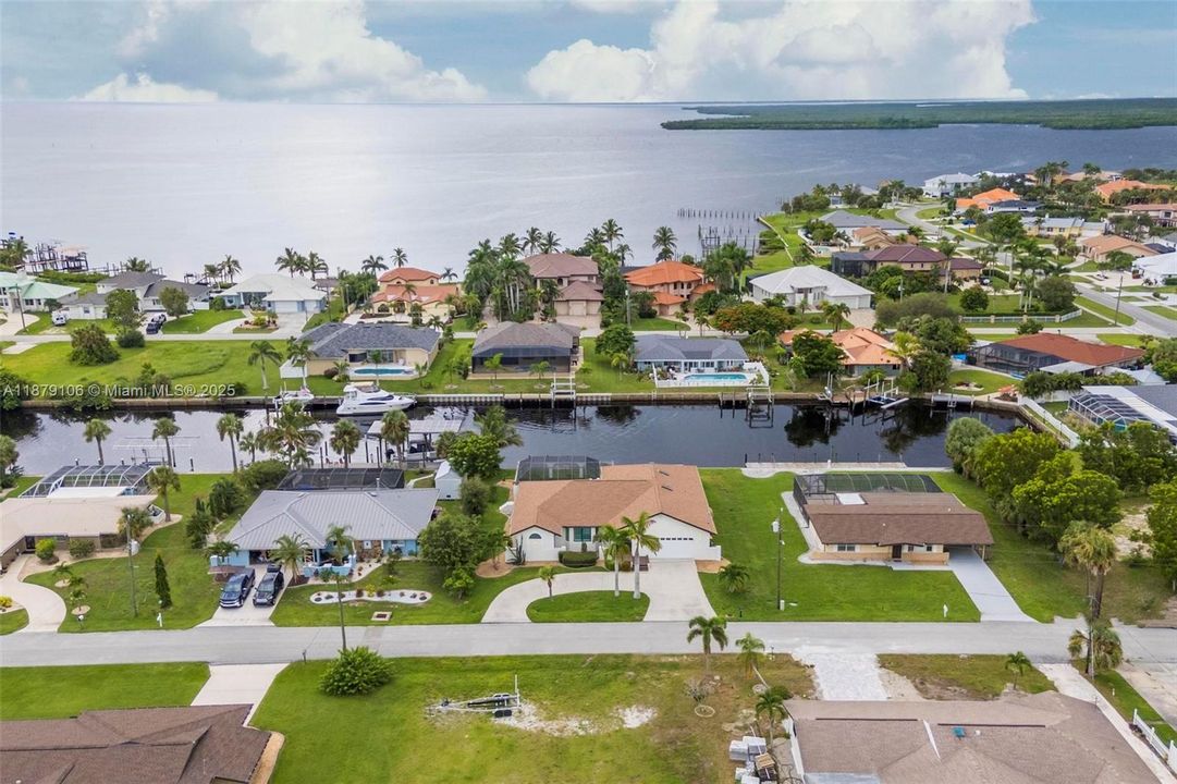 For Sale: $1,195,000 (4 beds, 3 baths, 2540 Square Feet)