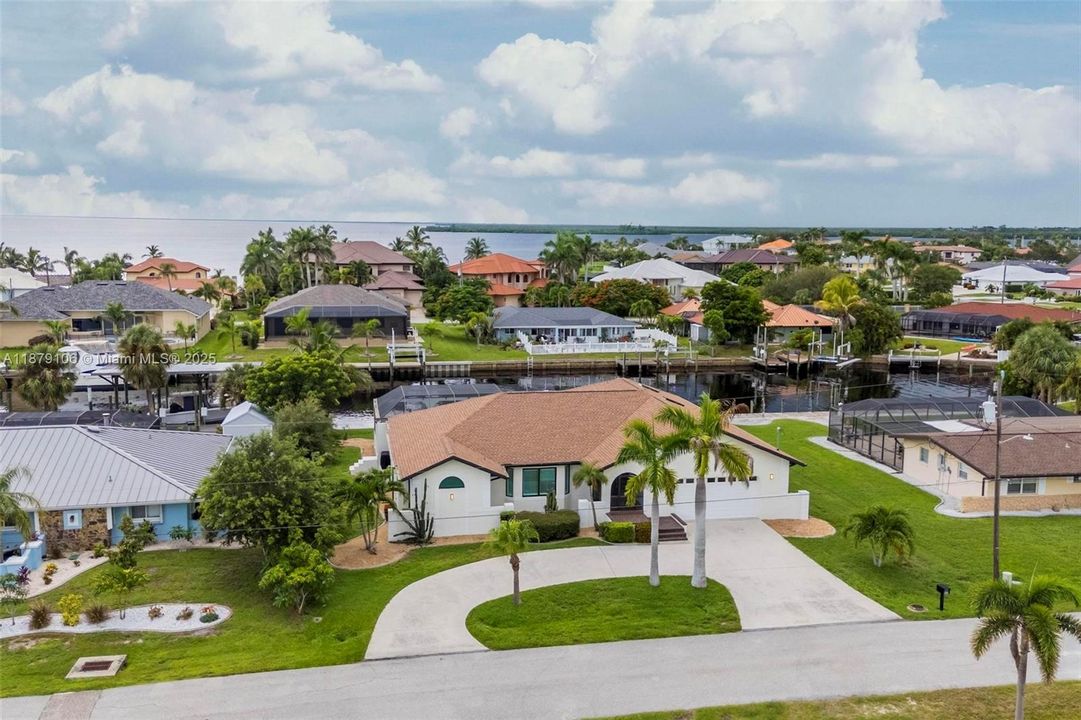 For Sale: $1,195,000 (4 beds, 3 baths, 2540 Square Feet)