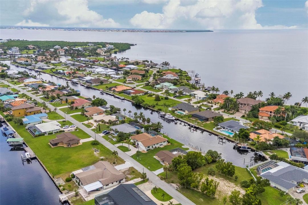 For Sale: $1,195,000 (4 beds, 3 baths, 2540 Square Feet)