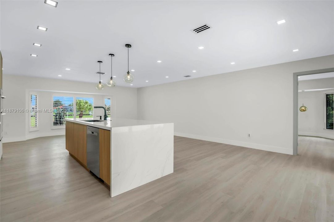 For Sale: $1,195,000 (4 beds, 3 baths, 2540 Square Feet)