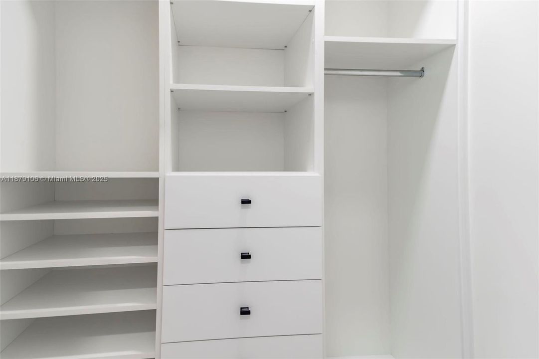 For Sale: $1,195,000 (4 beds, 3 baths, 2540 Square Feet)