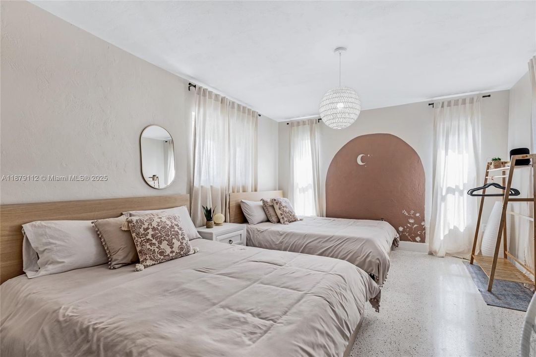 最近售出: $760,000 (4 贝兹, 3 浴室, 2302 平方英尺)