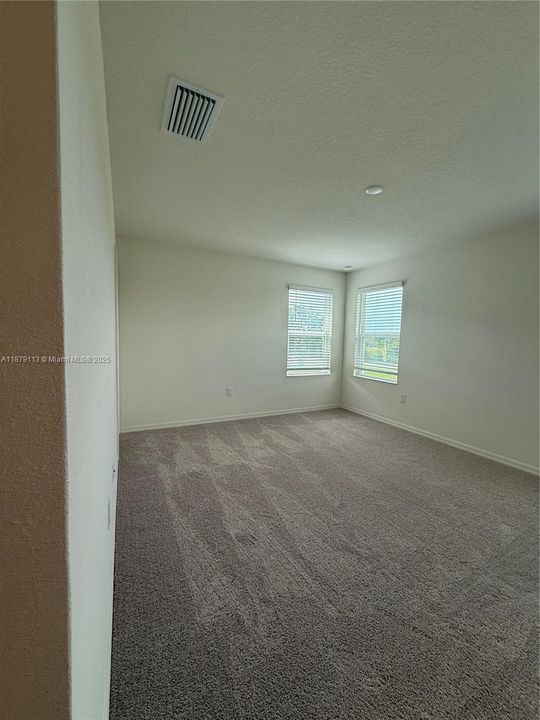 出租: $2,100 (3 贝兹, 2 浴室, 0 平方英尺)