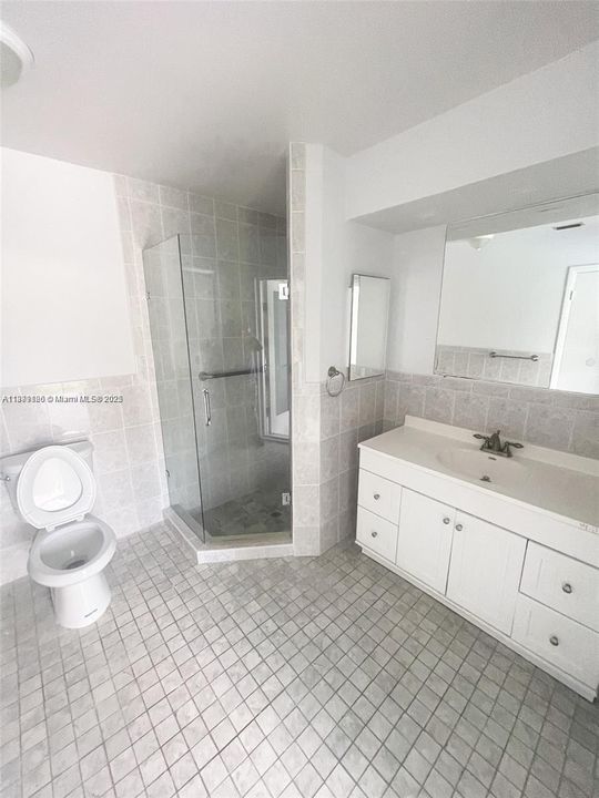 合同活跃: $4,300 (3 贝兹, 2 浴室, 1882 平方英尺)